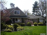 Apartment In 5 Old Farm Rd Great Neck,  NY 11020 For Rent